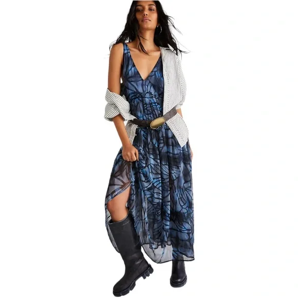 NWT Free People Julianna Floral Maxi Dress in Navy Combo size L - Picture 3 of 4